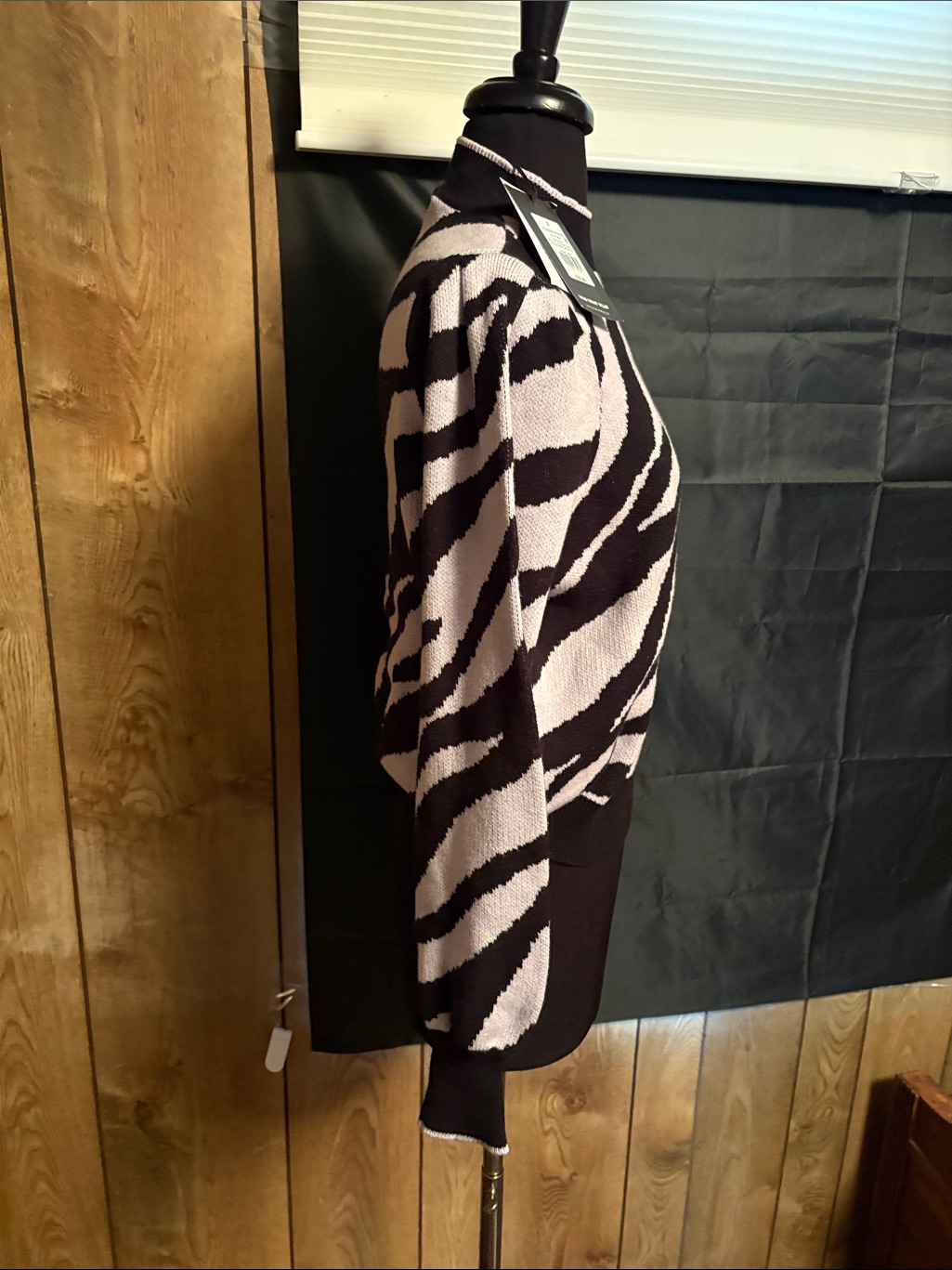 Nwt Black And Light Pink Zebra Print Women’s Sweater By Who What Wear — image 4 of 8